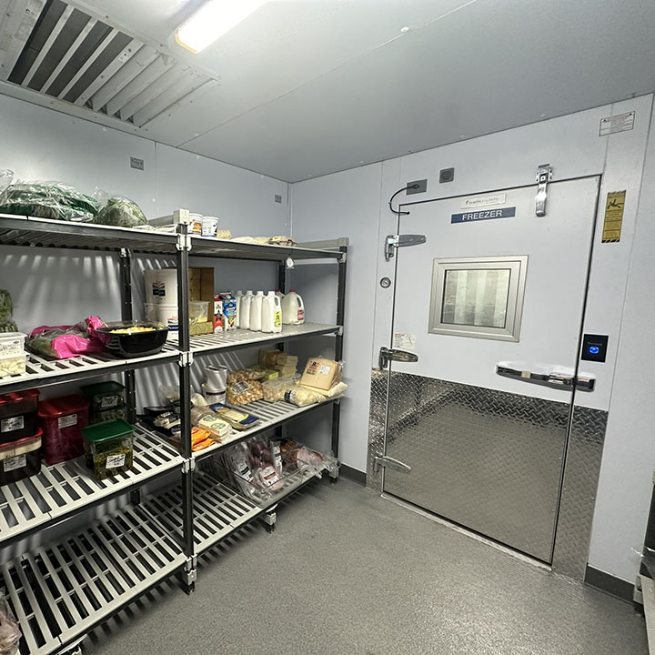 walk-in-shelves-720sq