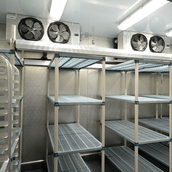 walk-in-shelves2-720sq